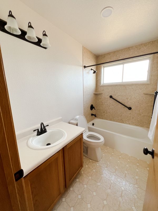 Top Bathroom Remodeling Companies in Fennville, MI